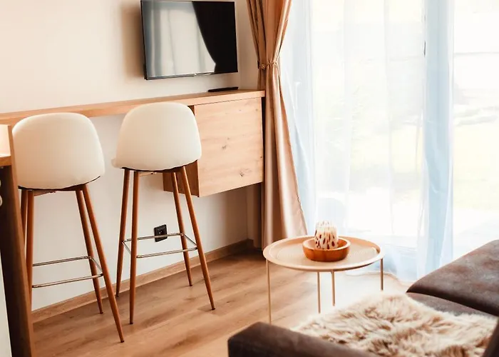 M&d Appartments 발티체